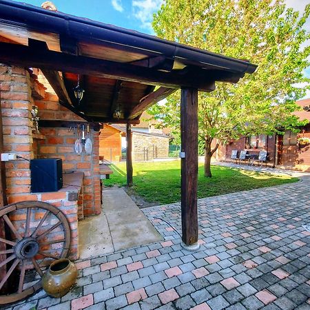 Studio Apartman Buteo Ястребарсько Екстер'єр фото