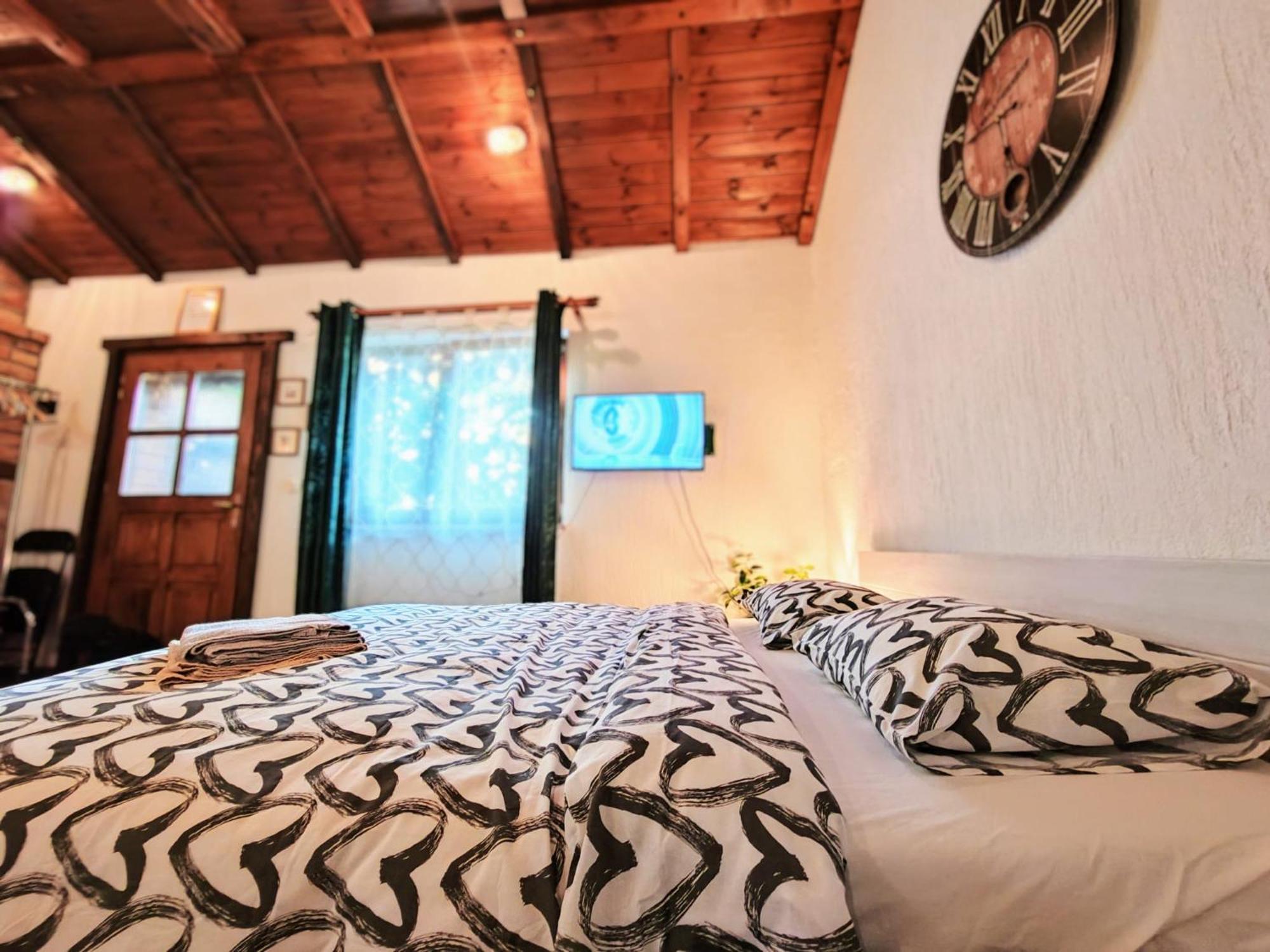 Studio Apartman Buteo Ястребарсько Екстер'єр фото